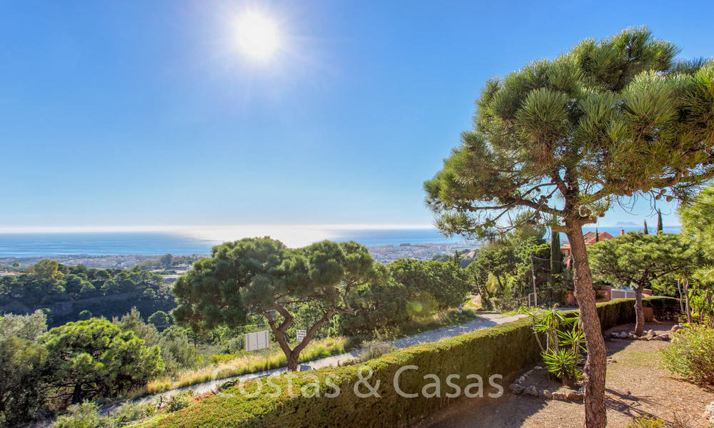 Charmante villa andalouse rénovée avec une vue imprenable sur la mer à vendre à Estepona 19484