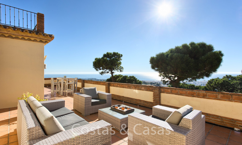 Charmante villa andalouse rénovée avec une vue imprenable sur la mer à vendre à Estepona 19489