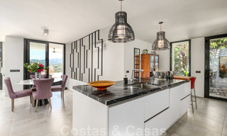 Villa andalouse entièrement rénovée et redécorée à vendre dans les collines de Nueva Andalucia, Marbella 33638 