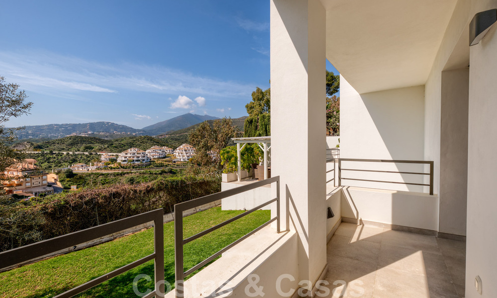 Villa andalouse entièrement rénovée et redécorée à vendre dans les collines de Nueva Andalucia, Marbella 33667