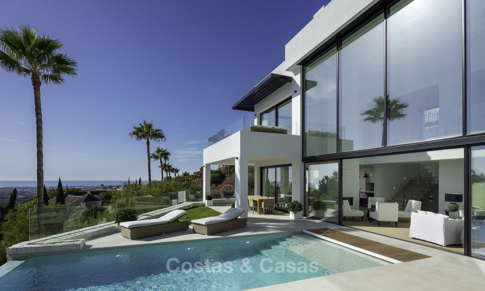 Nouvelle villa moderne de luxe sur une position élevée dans un excellent complexe de golf à vendre, Benahavis, Marbella 19550