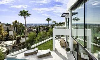 Nouvelle villa moderne de luxe sur une position élevée dans un excellent complexe de golf à vendre, Benahavis, Marbella 19559 