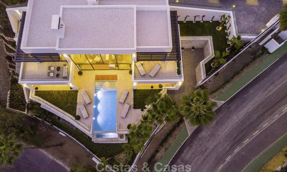 Nouvelle villa moderne de luxe sur une position élevée dans un excellent complexe de golf à vendre, Benahavis, Marbella 19565