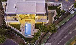 Nouvelle villa moderne de luxe sur une position élevée dans un excellent complexe de golf à vendre, Benahavis, Marbella 19565 