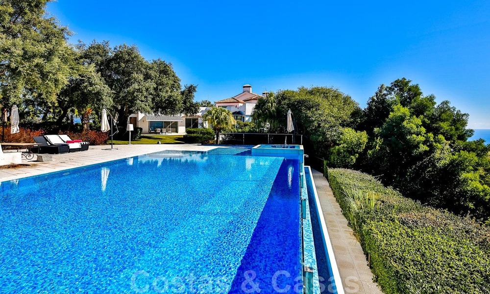 Chef-d'œuvre, villa de luxe sur un terrain énorme et avec une vue panoramique à 360º à vendre, East Marbella 19812