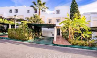 Jolie maison de ville jumelée à vendre, en première ligne d'un prestigieux terrain de golf avec vue mer, Benahavis, Marbella 19905 