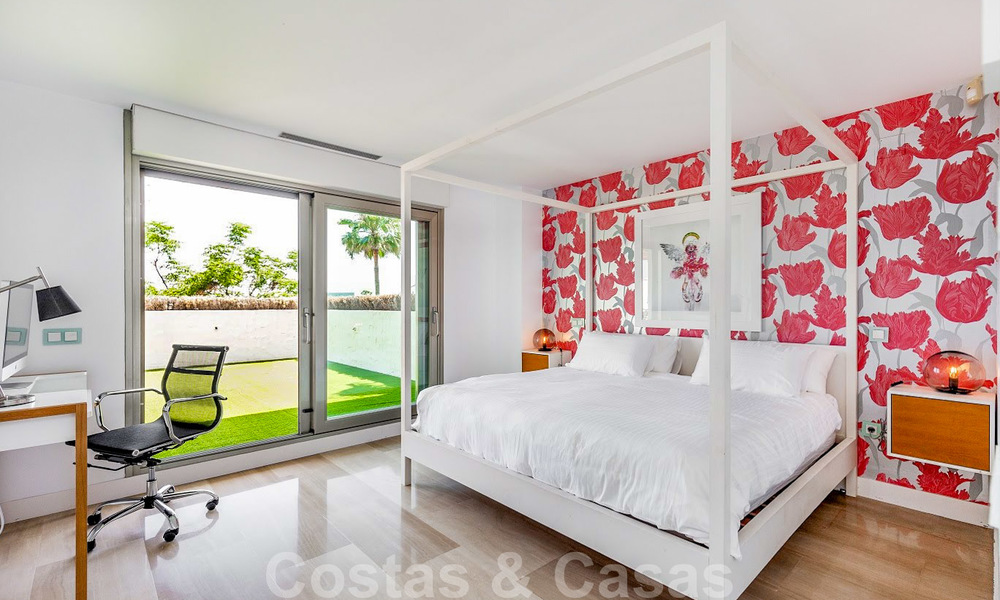 Spacieux appartement moderne avec vue sur la mer et le golf à vendre à Benahavis, Marbella 20009