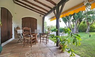 Villa unique de style rustique avec maison d'hôtes séparée à vendre, à distance de marche du centre de San Pedro, Marbella 20622 
