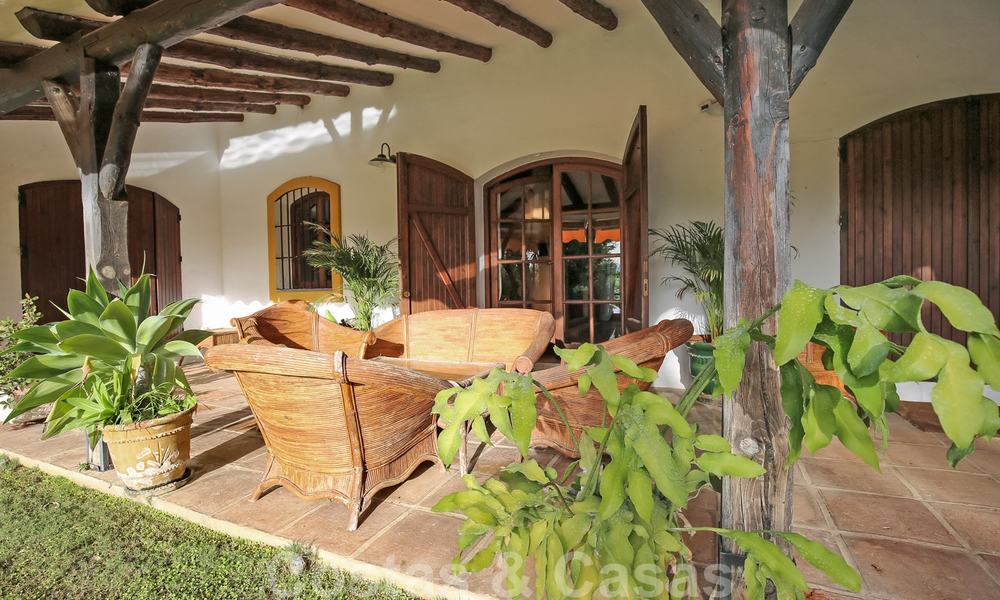 Villa unique de style rustique avec maison d'hôtes séparée à vendre, à distance de marche du centre de San Pedro, Marbella 20623
