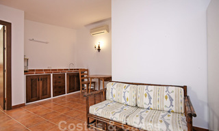 Villa unique de style rustique avec maison d'hôtes séparée à vendre, à distance de marche du centre de San Pedro, Marbella 20626 