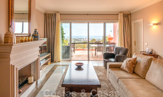 Appartement penthouse immaculé avec vue panoramique sur la mer et la montagne à vendre à Benahavis - Marbella 20232 