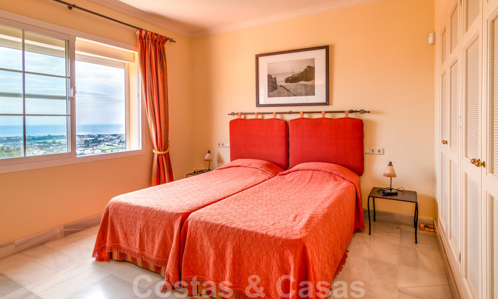 Appartement penthouse immaculé avec vue panoramique sur la mer et la montagne à vendre à Benahavis - Marbella 20238
