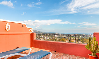 Appartement penthouse immaculé avec vue panoramique sur la mer et la montagne à vendre à Benahavis - Marbella 20250 