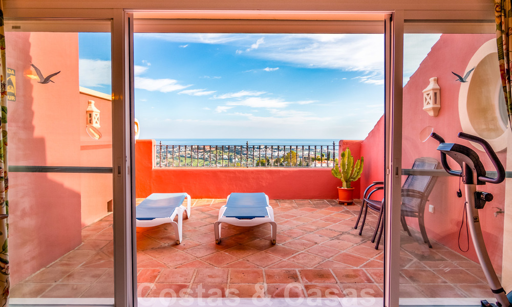 Appartement penthouse immaculé avec vue panoramique sur la mer et la montagne à vendre à Benahavis - Marbella 20251