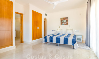 Spacieux appartement entièrement rénové avec une vue imprenable sur la mer à vendre dans un prestigieux complexe à Nueva Andalucia 20182 