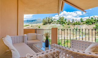 Spacieux appartement entièrement rénové avec une vue imprenable sur la mer à vendre dans un prestigieux complexe à Nueva Andalucia 20192 