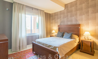Elegante apartamento en venta recientemente renovado, con hermosas vistas abiertas, en un prestigioso complejo en Nueva Andalucía 20295 
