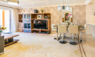 Elegante apartamento en venta recientemente renovado, con hermosas vistas abiertas, en un prestigioso complejo en Nueva Andalucía 20301 