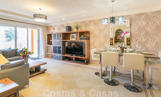 Elegante apartamento en venta recientemente renovado, con hermosas vistas abiertas, en un prestigioso complejo en Nueva Andalucía 20319 