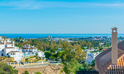 Magnifique penthouse avec une immense terrasse et une vue imprenable sur la mer à vendre à Nueva Andalucia 20329