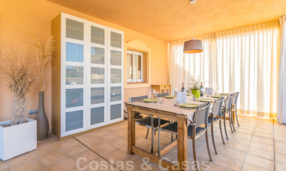 Magnifique penthouse avec une immense terrasse et une vue imprenable sur la mer à vendre à Nueva Andalucia 20332