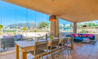 Magnifique penthouse avec une immense terrasse et une vue imprenable sur la mer à vendre à Nueva Andalucia 20342 