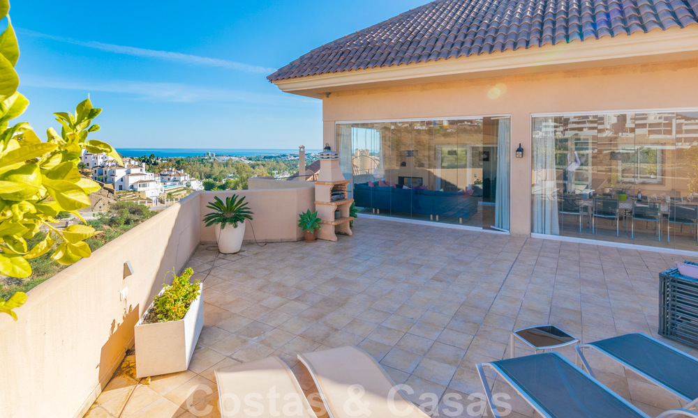 Magnifique penthouse avec une immense terrasse et une vue imprenable sur la mer à vendre à Nueva Andalucia 20349