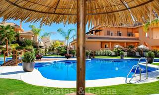 Magnifique penthouse avec une immense terrasse et une vue imprenable sur la mer à vendre à Nueva Andalucia 20384 