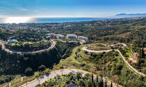 Fantastiques villas à bâtir avec permis de construire et vue panoramique sur la mer à vendre à Marbella Est 20418