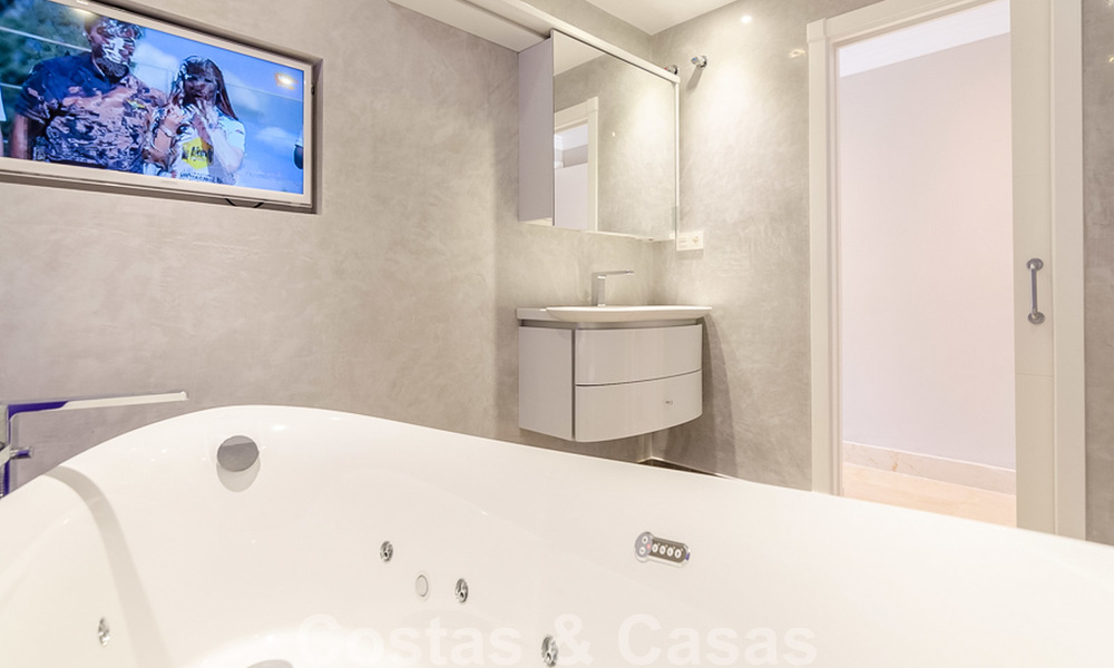 Appartement attrayant entièrement rénové dans un prestigieux complexe à vendre, Nueva Andalucia, Marbella 20636