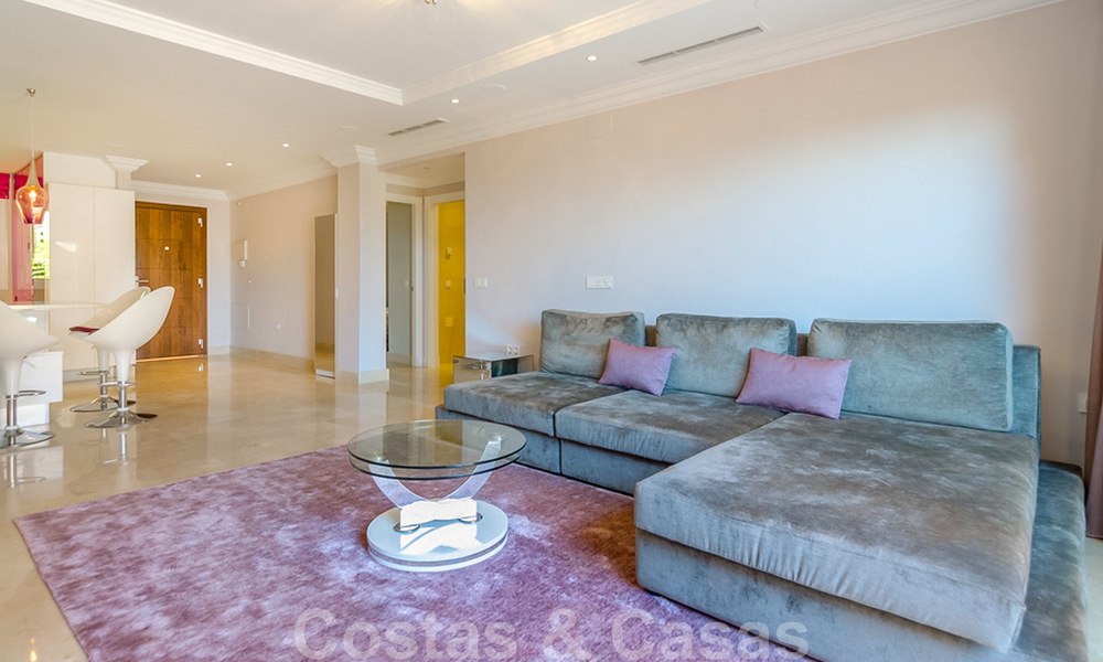 Appartement attrayant entièrement rénové dans un prestigieux complexe à vendre, Nueva Andalucia, Marbella 20646