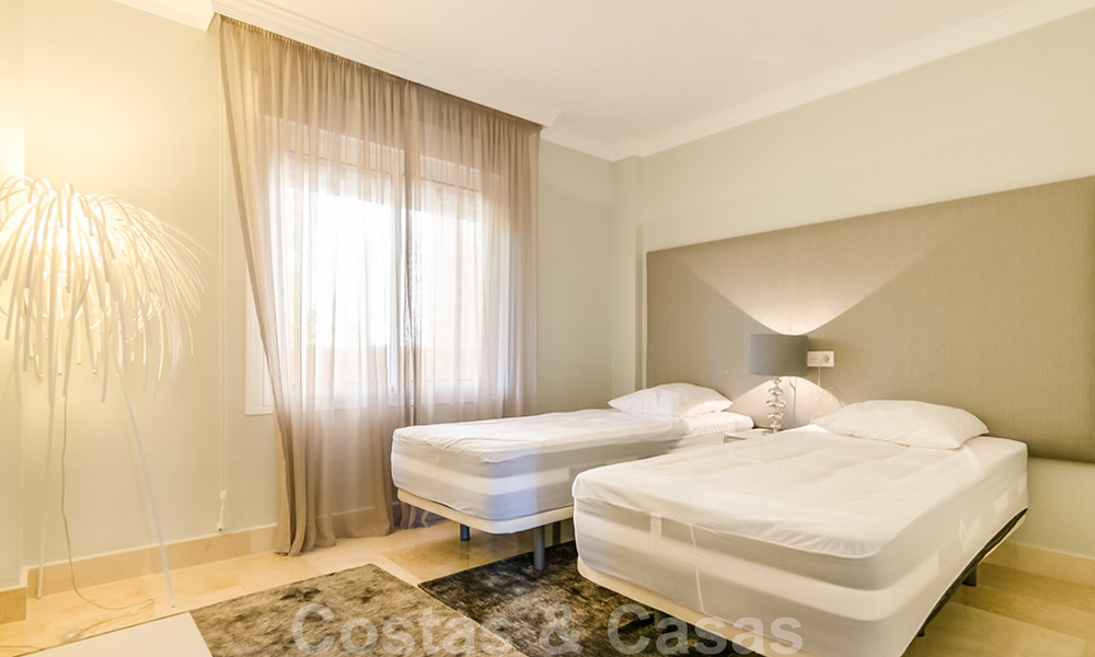 Appartement attrayant entièrement rénové dans un prestigieux complexe à vendre, Nueva Andalucia, Marbella 20654