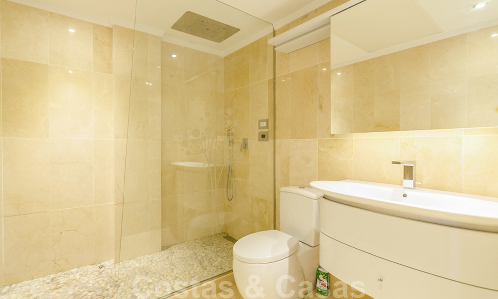 Appartement attrayant entièrement rénové dans un prestigieux complexe à vendre, Nueva Andalucia, Marbella 20656