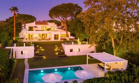 Magnifique villa moderne méditerranéenne avec vue panoramique sur la mer, le golf et les montagnes à vendre, Nueva Andalucía, Marbella 20493