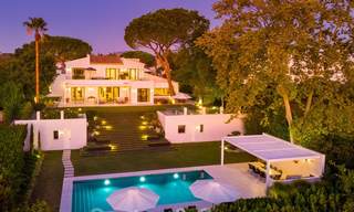 Magnifique villa moderne méditerranéenne avec vue panoramique sur la mer, le golf et les montagnes à vendre, Nueva Andalucía, Marbella 20493 