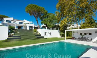 Magnifique villa moderne méditerranéenne avec vue panoramique sur la mer, le golf et les montagnes à vendre, Nueva Andalucía, Marbella 20501 