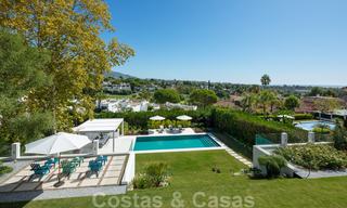 Magnifique villa moderne méditerranéenne avec vue panoramique sur la mer, le golf et les montagnes à vendre, Nueva Andalucía, Marbella 20503 