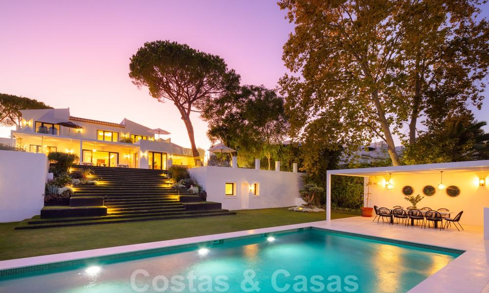 Magnifique villa moderne méditerranéenne avec vue panoramique sur la mer, le golf et les montagnes à vendre, Nueva Andalucía, Marbella 20514