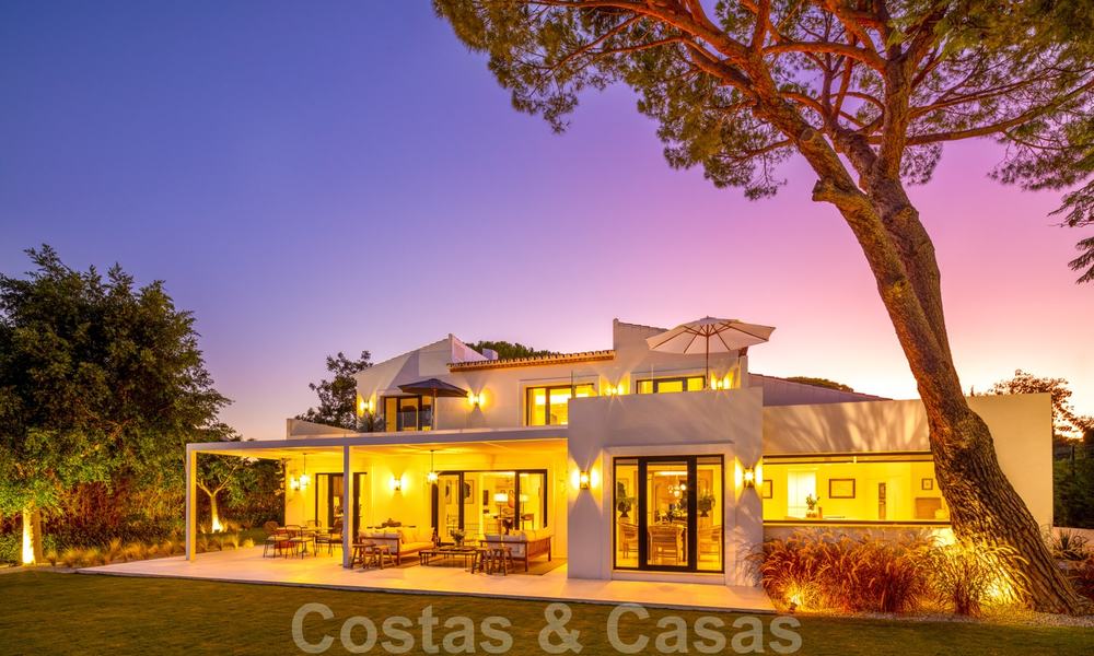 Magnifique villa moderne méditerranéenne avec vue panoramique sur la mer, le golf et les montagnes à vendre, Nueva Andalucía, Marbella 20515