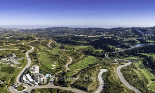 Terrain à bâtir attrayant, orienté au sud, avec une vue spectaculaire, à vendre dans un complexe de golf de classe mondiale, Mijas, Costa del Sol 20698 