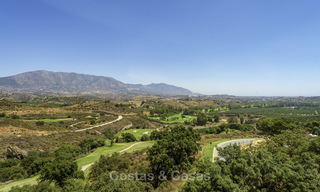 Terrain à bâtir attrayant, orienté au sud, avec une vue spectaculaire, à vendre dans un complexe de golf de classe mondiale, Mijas, Costa del Sol 20705 