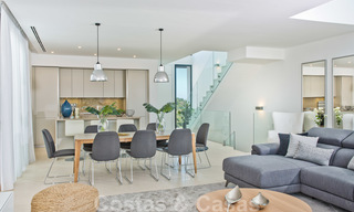 Villas jumelées modernes neuves avec vue imprenable sur la mer à vendre, East Marbella 20584 