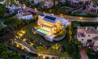 VENDU. illa contemporaine, super luxueuse avec vue sur la mer et la montagne à vendre, dans le triangle d'or de Benahavis, Estepona, Marbella 25458 