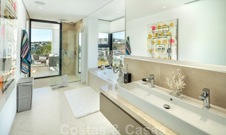 Villa de luxe élégante et contemporaine avec vue mer à vendre dans la région recherchée de Nueva Andalucia, Marbella 20889 
