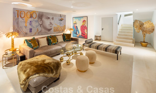 Villa de luxe élégante et contemporaine avec vue mer à vendre dans la région recherchée de Nueva Andalucia, Marbella 20900 