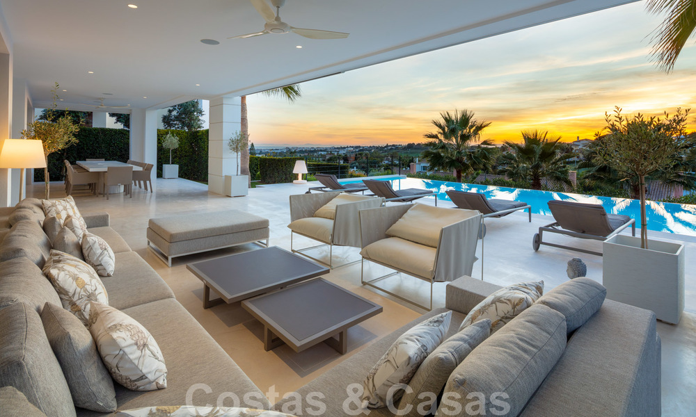 Villa de luxe élégante et contemporaine avec vue mer à vendre dans la région recherchée de Nueva Andalucia, Marbella 20904