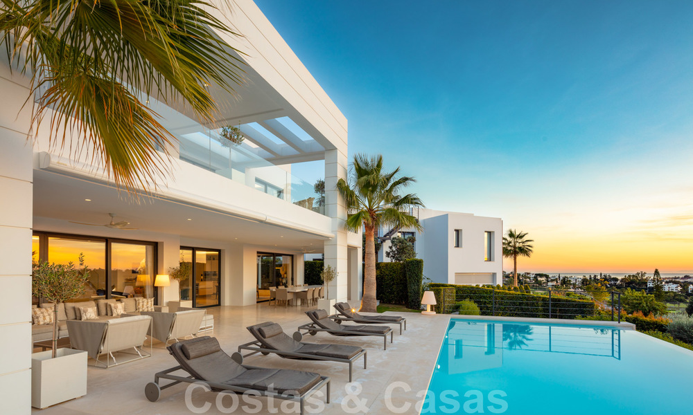 Villa de luxe élégante et contemporaine avec vue mer à vendre dans la région recherchée de Nueva Andalucia, Marbella 20905
