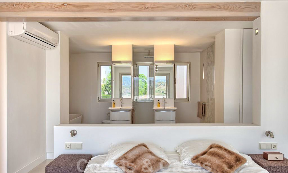 Charmante villa de luxe entièrement rénovée avec vue sur la mer et la montagne à vendre, Nueva Andalucia, Marbella 20915