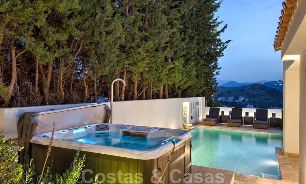Charmante villa de luxe entièrement rénovée avec vue sur la mer et la montagne à vendre, Nueva Andalucia, Marbella 20925
