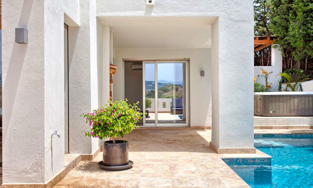 Charmante villa de luxe entièrement rénovée avec vue sur la mer et la montagne à vendre, Nueva Andalucia, Marbella 20928